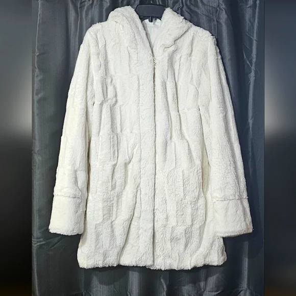 White Glamorous Womens Fur Versatile Reversible Rain Coat  Button Jacket EUC - Picture 2 of 12